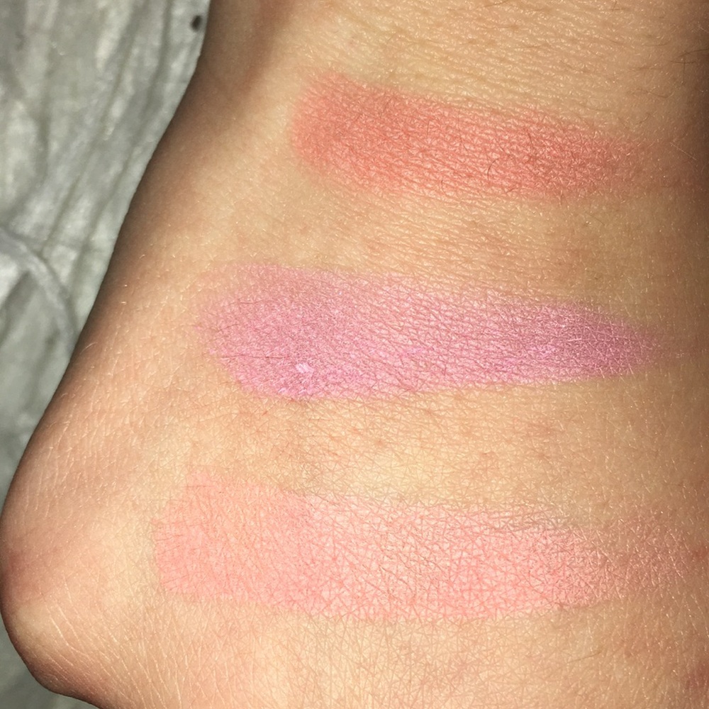 Matte blush - Picture 3 of 5